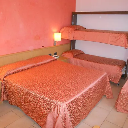 Hotel Tenda Rossa Marina Di Carrara