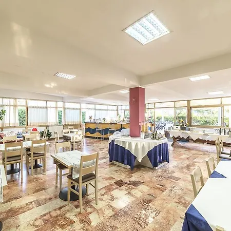 Hotel Tenda Rossa Marina Di Carrara